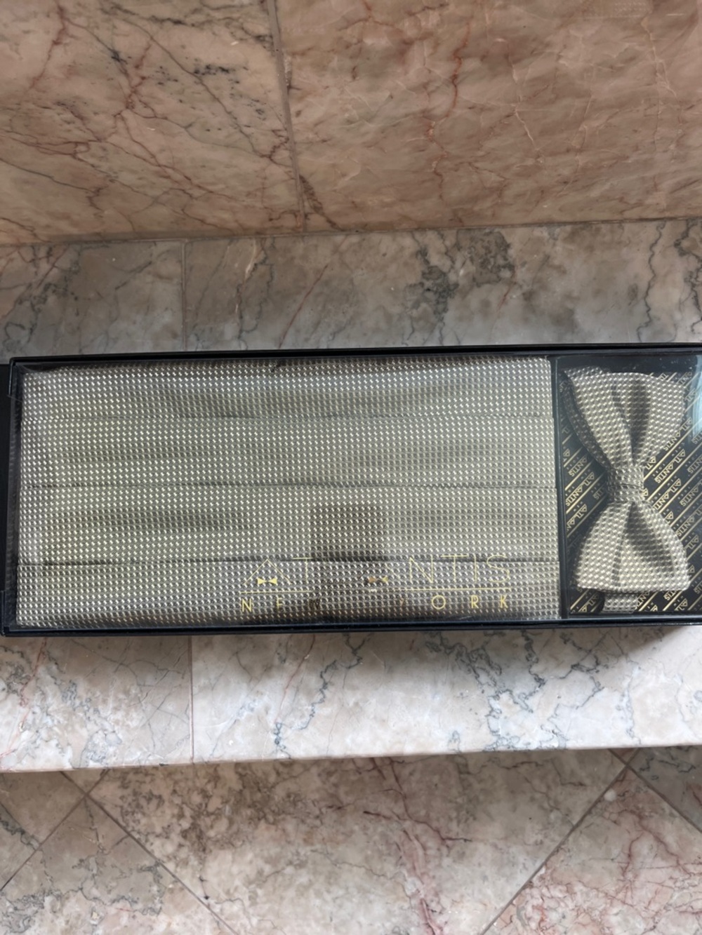 Atlantis New York Gold Patterned Cummerbund & Bow Tie Set